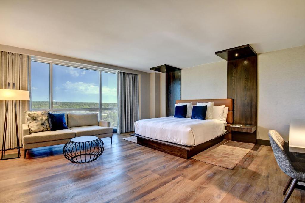 The Marriott Tulsa Southern Hills